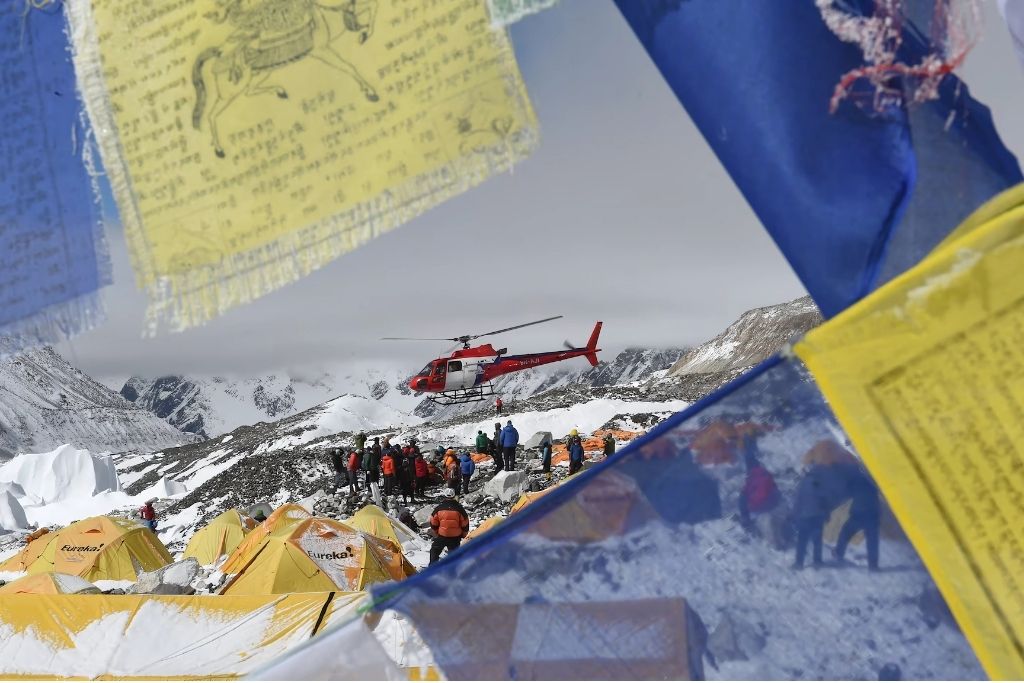 Rainbow Valley Mount Everest - Most Death Zone of Mount Everest
everest dead bodies