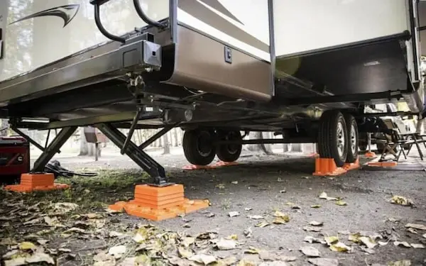 How To Level A Camper Without Moving It - Everester